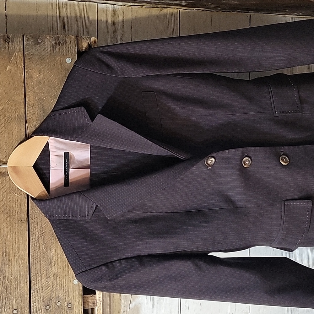 Elie Tahari pin stripe womens suit. Pants size 4. Blazer size 6.